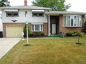 1st image of 621 Evergreen Dr