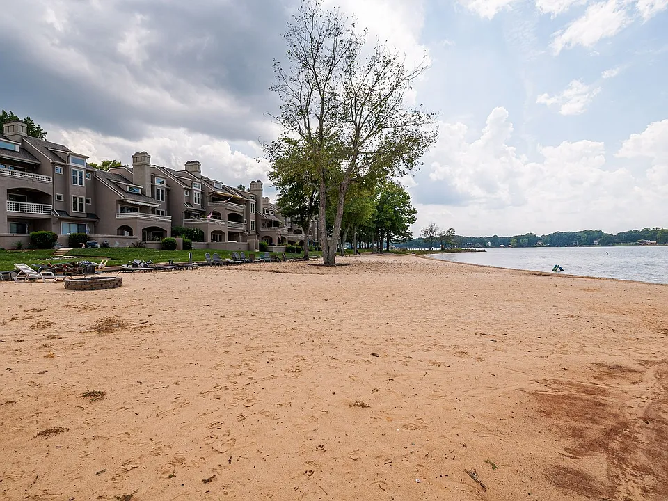 646 Portside Dr
