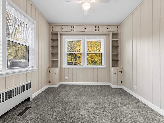 3rd image of 2211 Benderwirt Ave