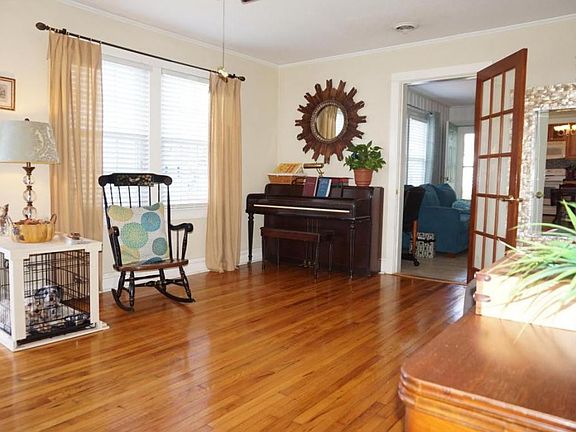 4th image of 203 Linden Ave