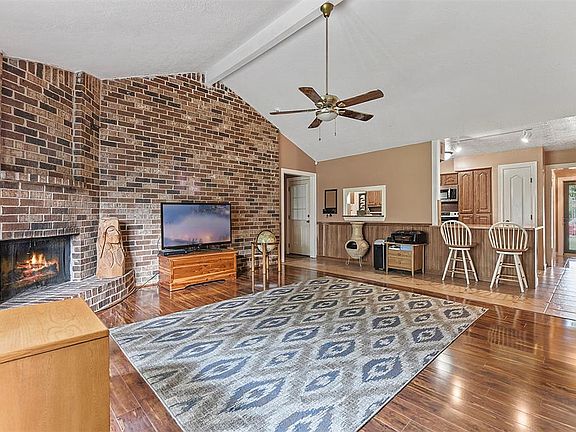 3rd image of 20214 Foxchester Ln