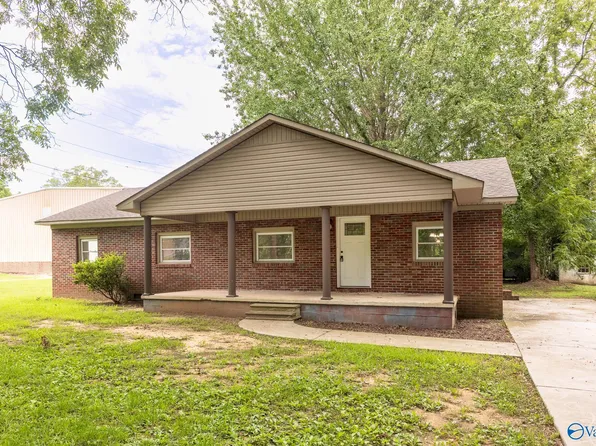 345 Monroe St, Courtland, AL 35618