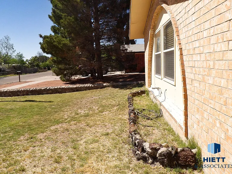 4624 Swan Dr — Photo 39