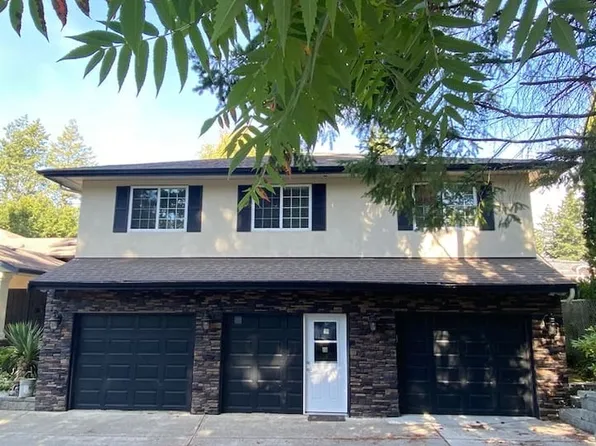 2363 131a St #1A, Surrey, BC V4A 9B2