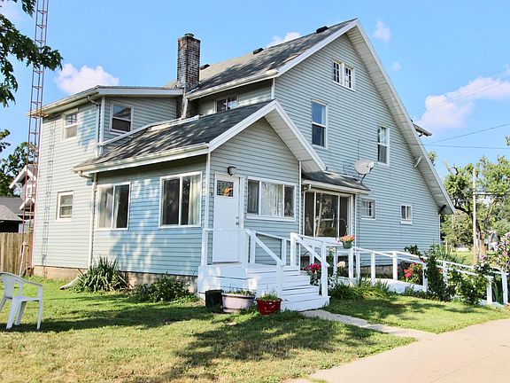 2nd image of 819 S Prospect St