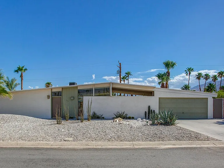 E Spencer Dr — Photo 1