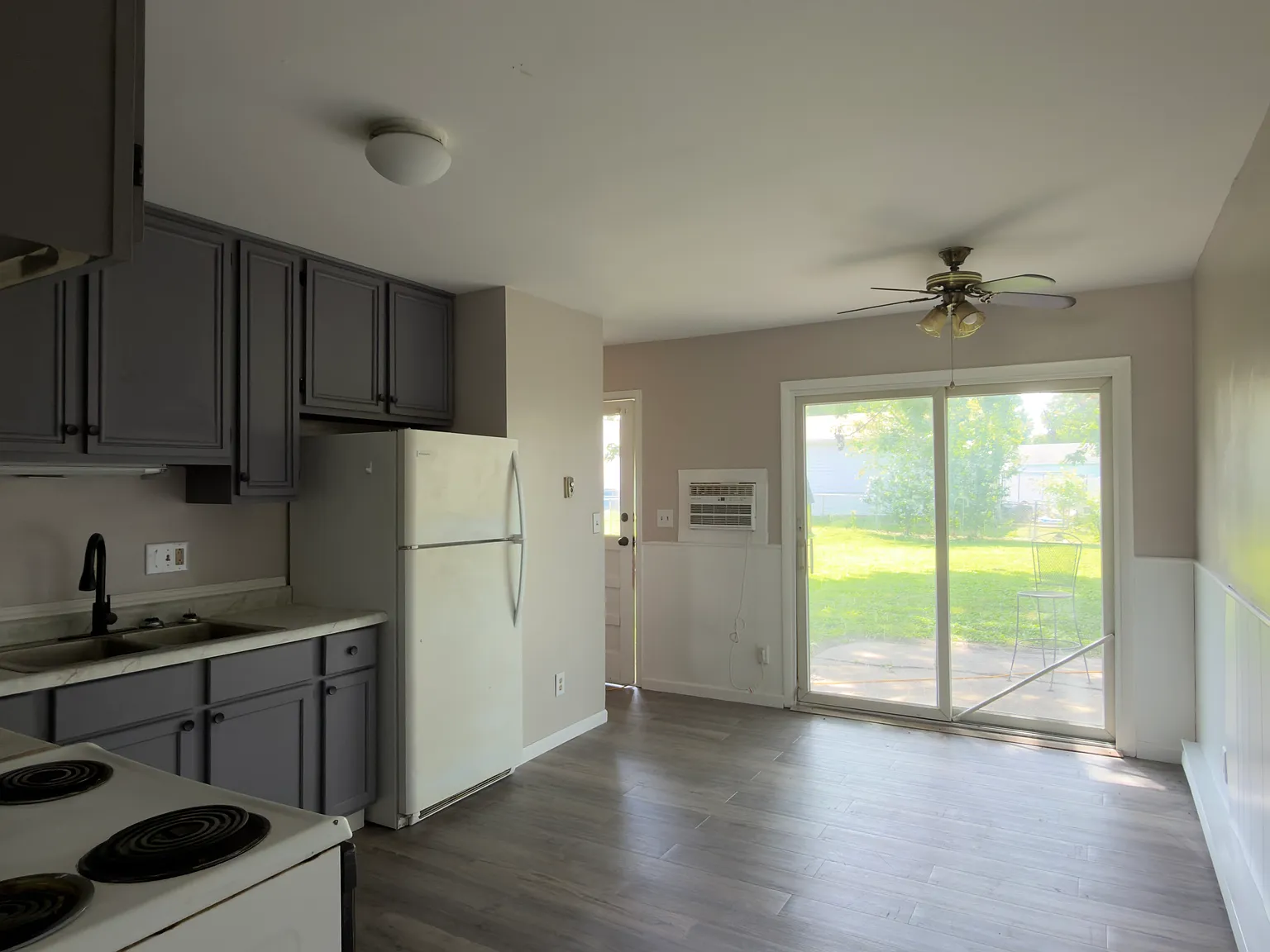 2069 Stonehenge Road — Photo 2