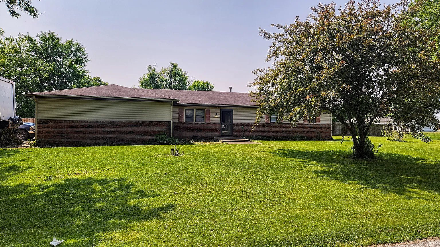 394 Pinedale Dr photo 1