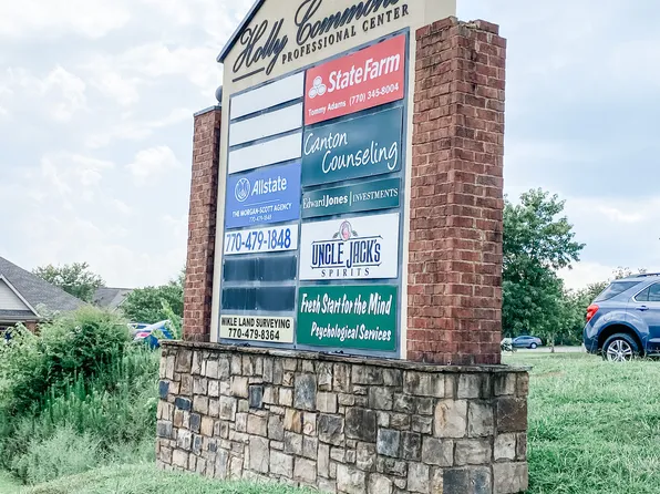 210 Crown Ave, Canton, GA 30115