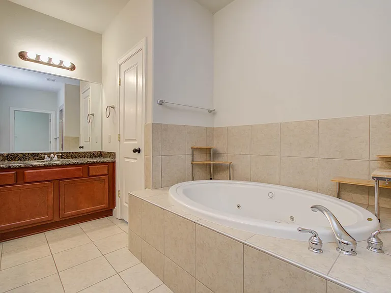 10205 Brooktree Dr — Photo 17
