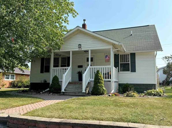 109 7th Ave SE, Oelwein, IA 50662