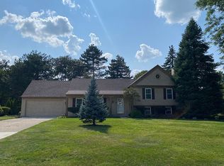 5756 Warrenshire Dr, West Bloomfield, MI