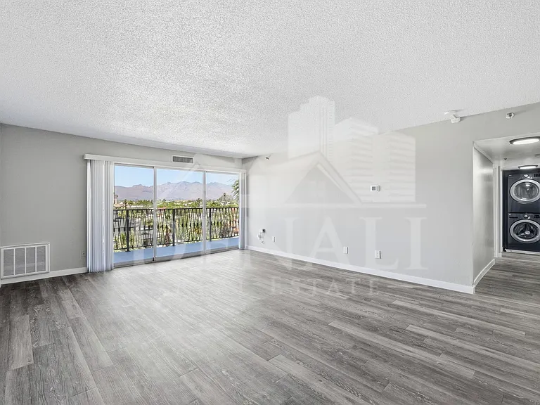 425 W Paseo Redondo #6E — Photo 2