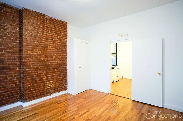 Rented by City Connections Realty | media 14