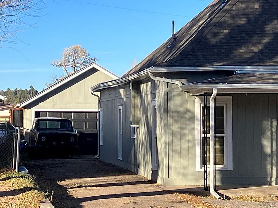 2nd image of 2123 Main St