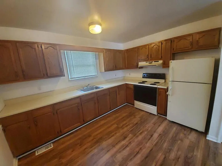 242A Hollingsworth Mnr — Photo 2