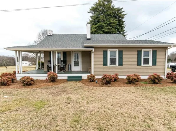 1711 W Mountain St, Kernersville, NC 27284