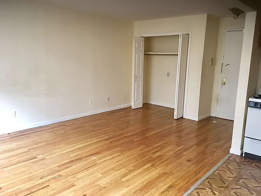 Rented by Bruma Realty LLC | media 17