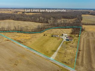 6118 Charleston Rd, Alma, IL 62807