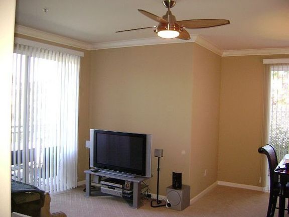 Living room/dining room