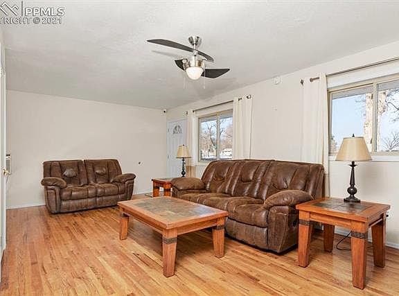 5th image of 820 Prospect Lake Dr