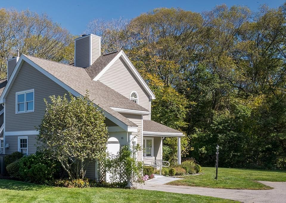 1st image of 15 Ipswich Woods Dr