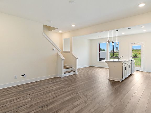 5th image of 153 Shallons Dr