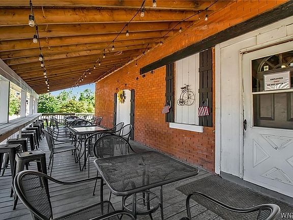 5th image of 1693 Quaker Rd