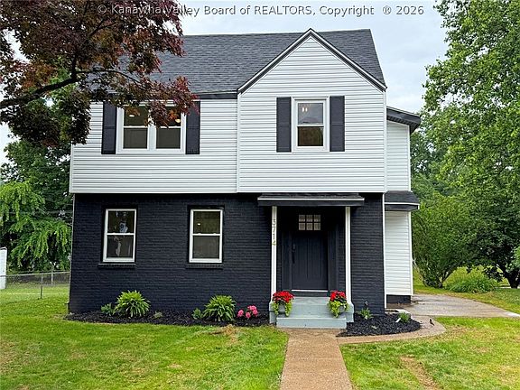 4th image of 3714 Washington Ave SE
