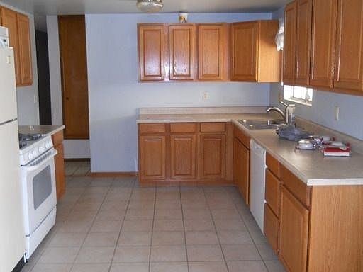 5th image of 12034 Marigold Ave