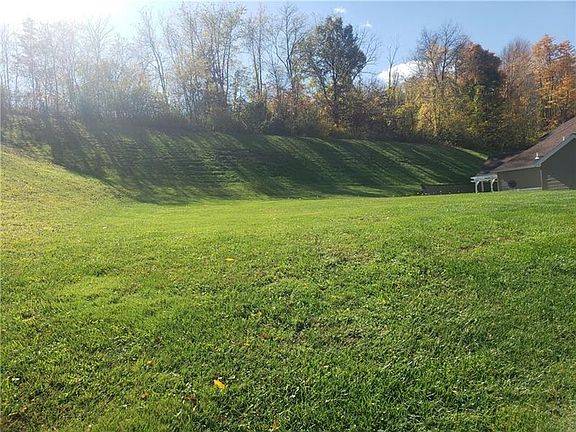 4th image of 340 Colonial Dr