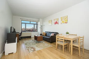 Rented by Space Marketing Shop