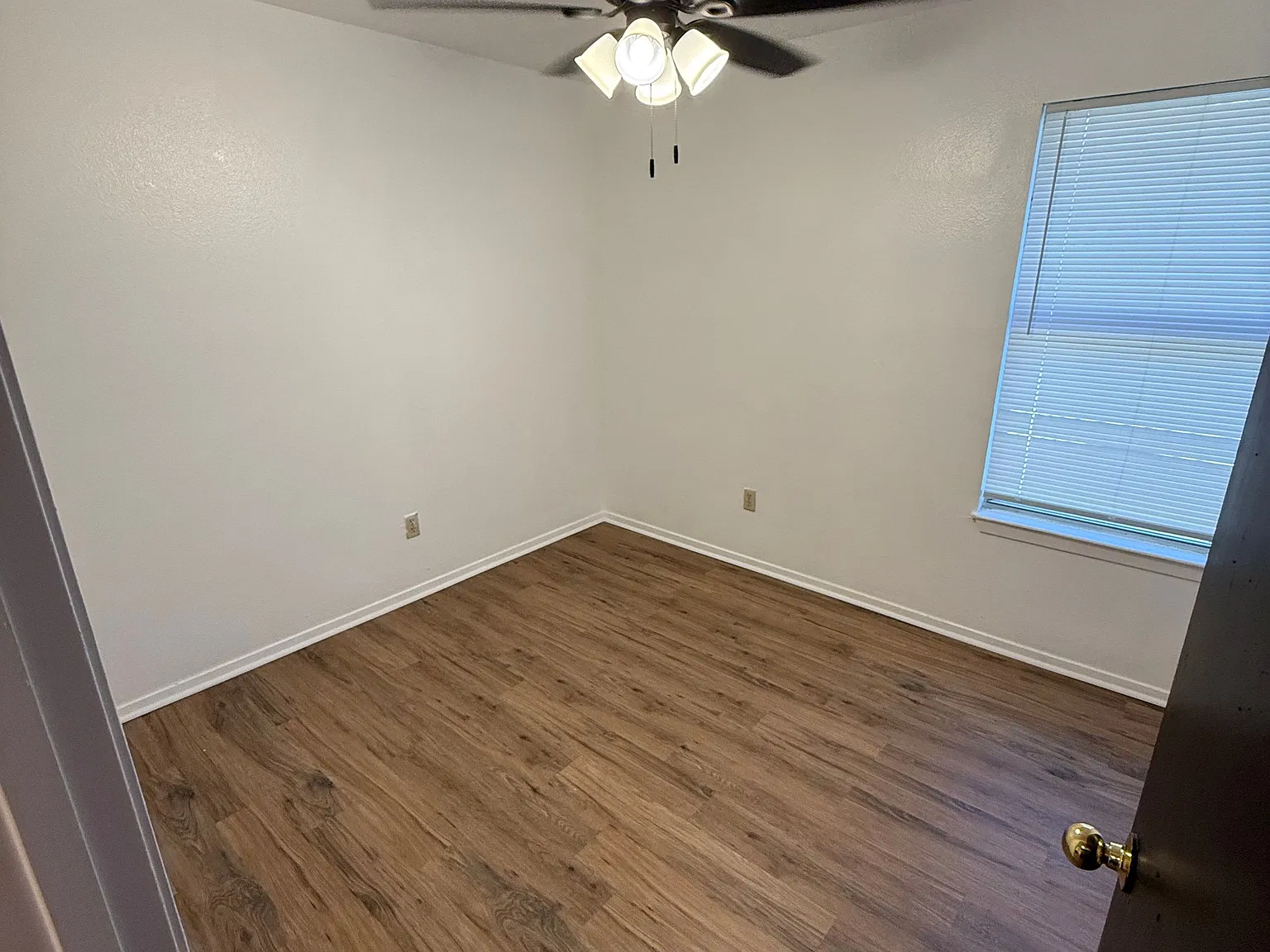 2 bed, 900 sqft, $1,325 — Photo 4