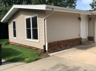 803 Stanwood Dr, Cedar Falls, IA 50613