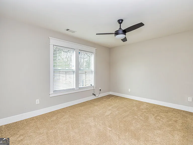 1678 Dorsey Ave — Photo 20