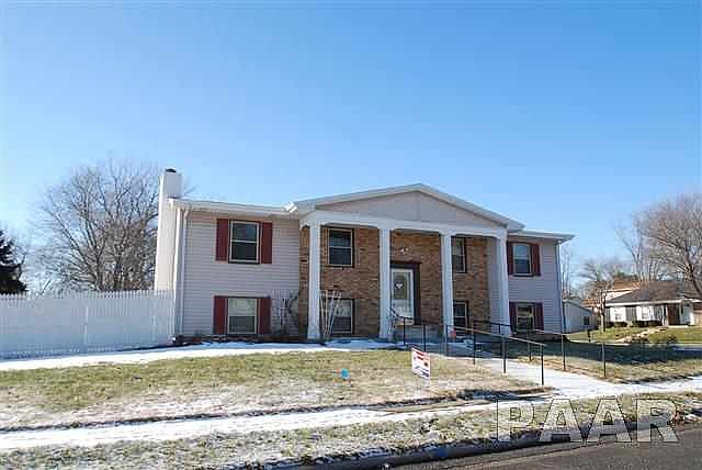 1st image of 3721 N Molleck Dr