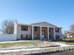 3721 N Molleck Dr, Peoria, IL