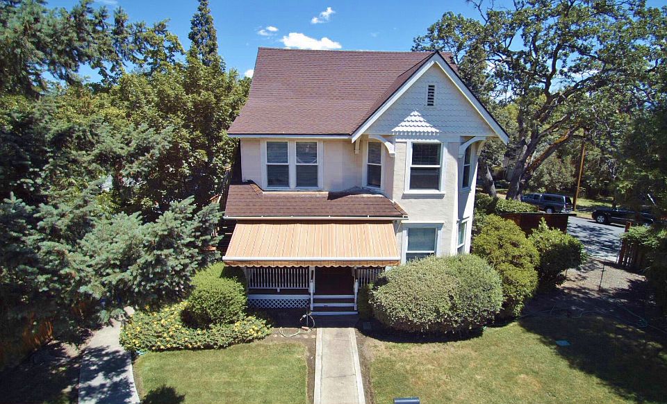 1st image of 685 Siskiyou Blvd