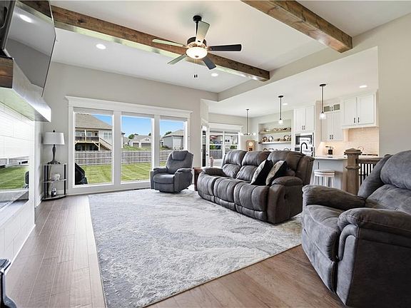 5th image of 1811 Winchester Dr