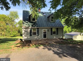 63 Waterfall Rd, Chester Gap, VA 22623
