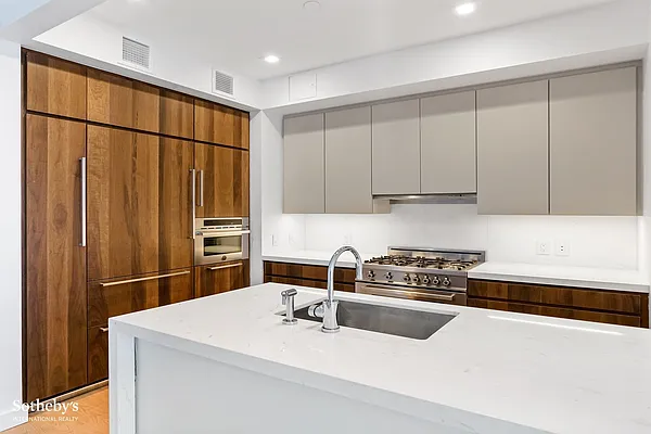 Rented by Sotheby's International Realty | media 32