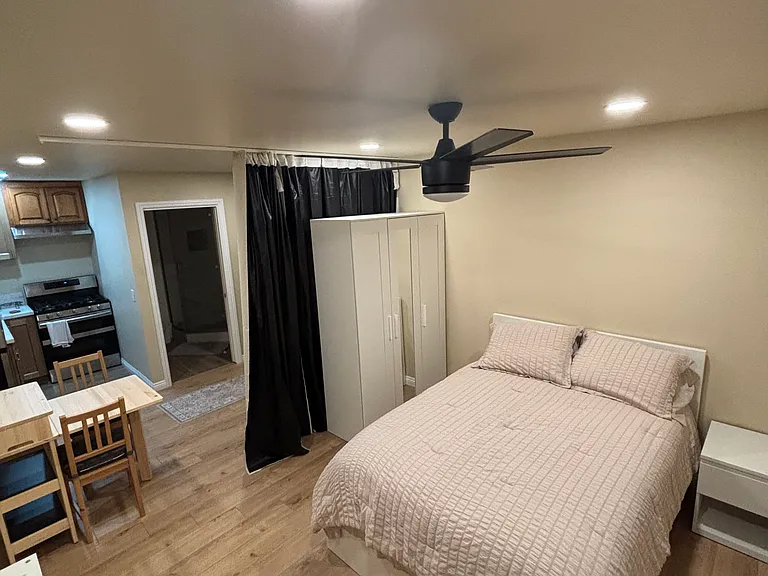 5032 N Garsden Ave — Photo 3
