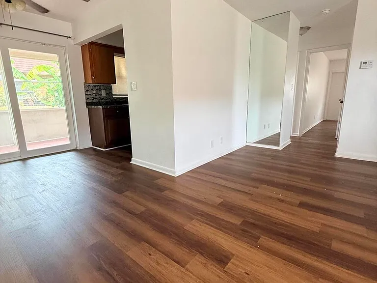 4001 NW 31st Ave #4 — Photo 6