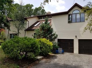 12 Ellish Pkwy, Spring Valley, NY 10977