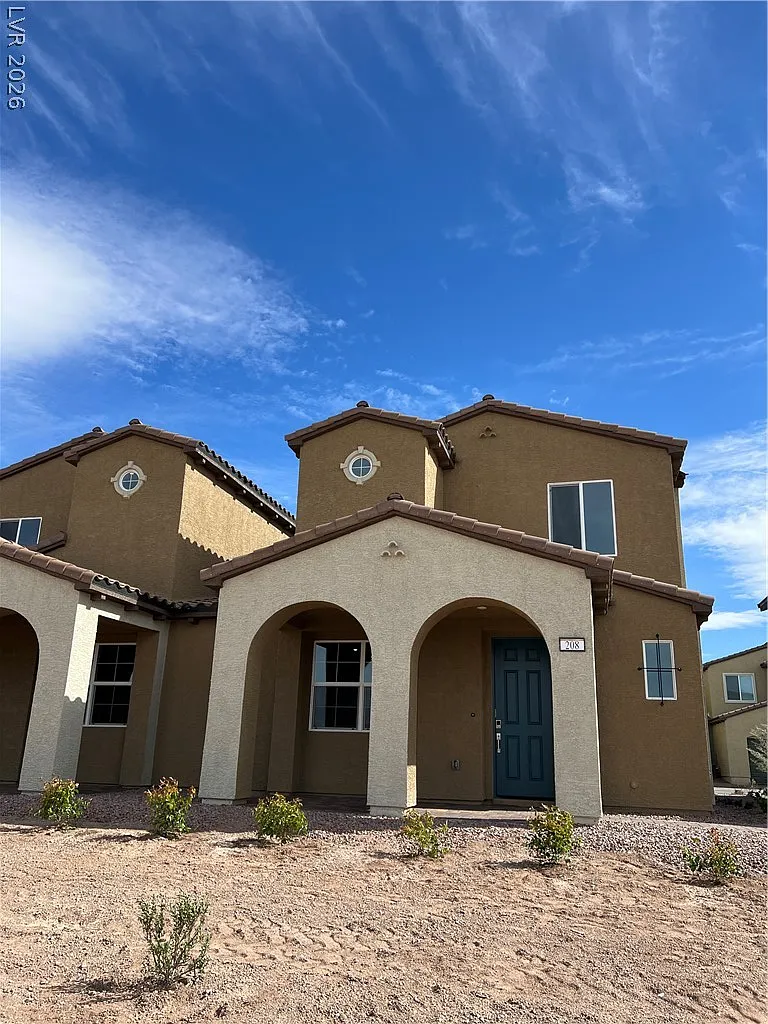 3 bed, 2.5 bath, 1598 sqft, $1,880 — Photo 1