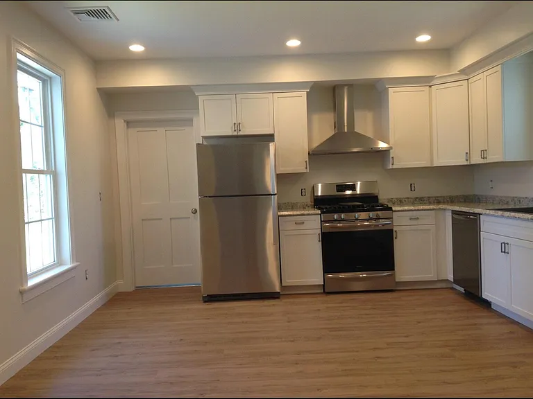 359 Main St #2 — Photo 1