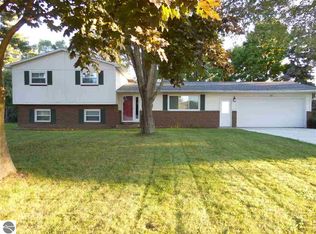 1004 McVey St, Mt Pleasant, MI 48858