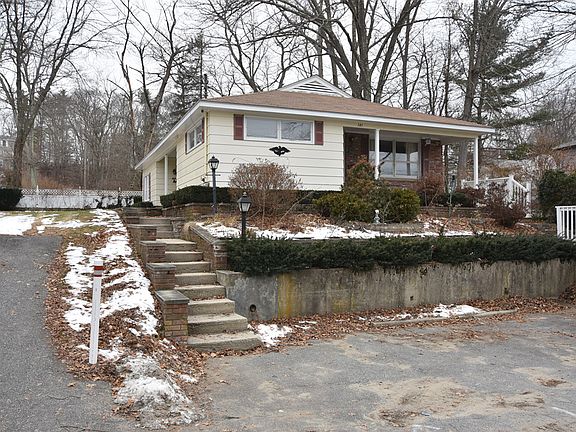 2nd image of 141 Lake Shore Dr