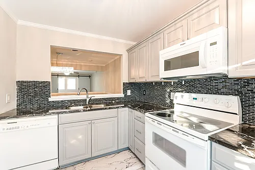 2505 W Broad St #122 Photo 1