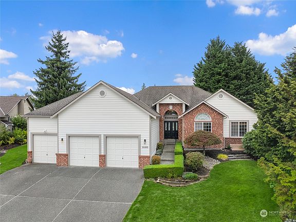 2nd image of 18103 Cambridge Drive